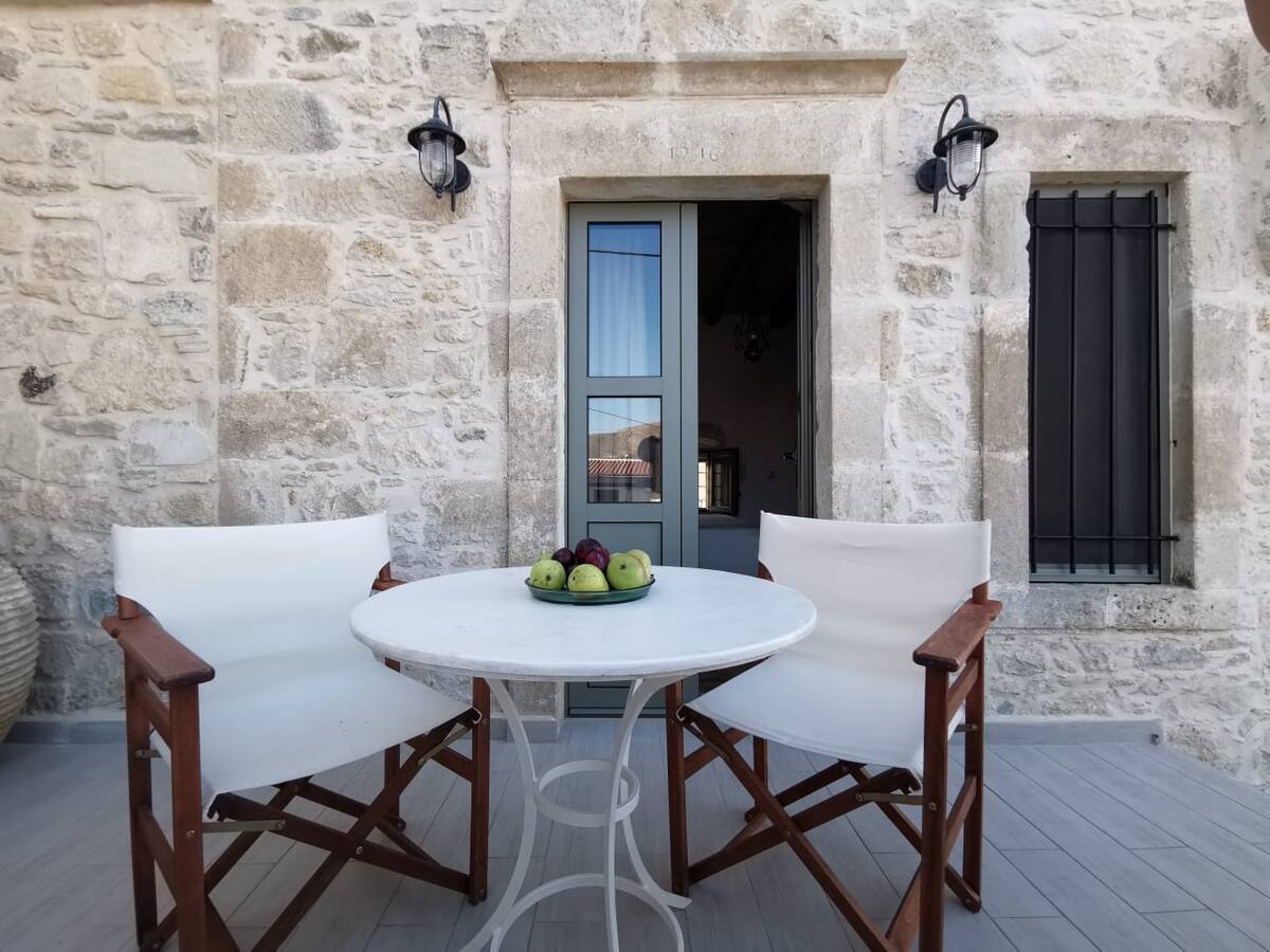 a-romantic-house-of-two-13
